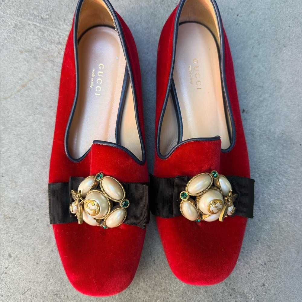 Gucci Red Velvet Loafers / ballet flats with Bees, emeralds, and Pearls